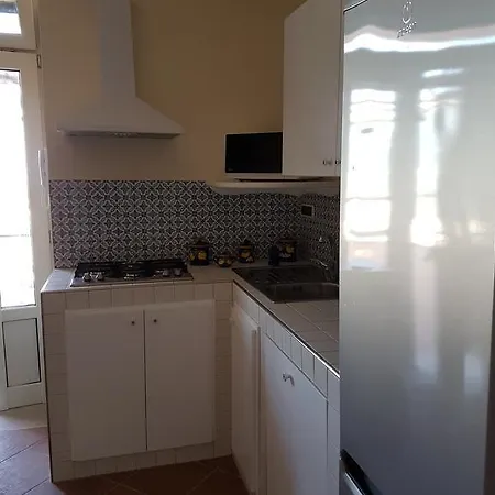 Anna Rosa * 拉维罗